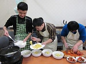 1월 도움반 요리활동(만둣국)