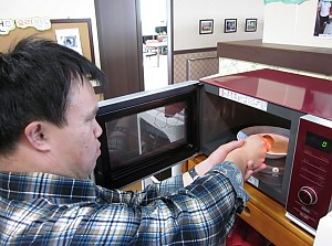 도움반 일상생활훈련(전자제품사용훈련:핫도그 조리하기)