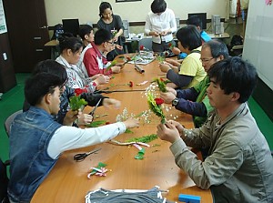 자립반 일상생활훈련(카네이션 만들기)