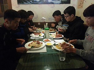 경북물리치료사협회와 함께한 이용자 영화관 및 대중식당 이용훈련 실시