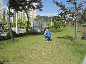 자립반 일상생활훈련 (관내 환경미화)