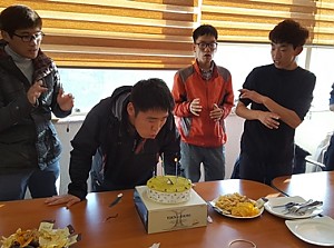 자립반 생일 파티