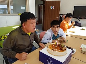 도움반 생일파티 실시